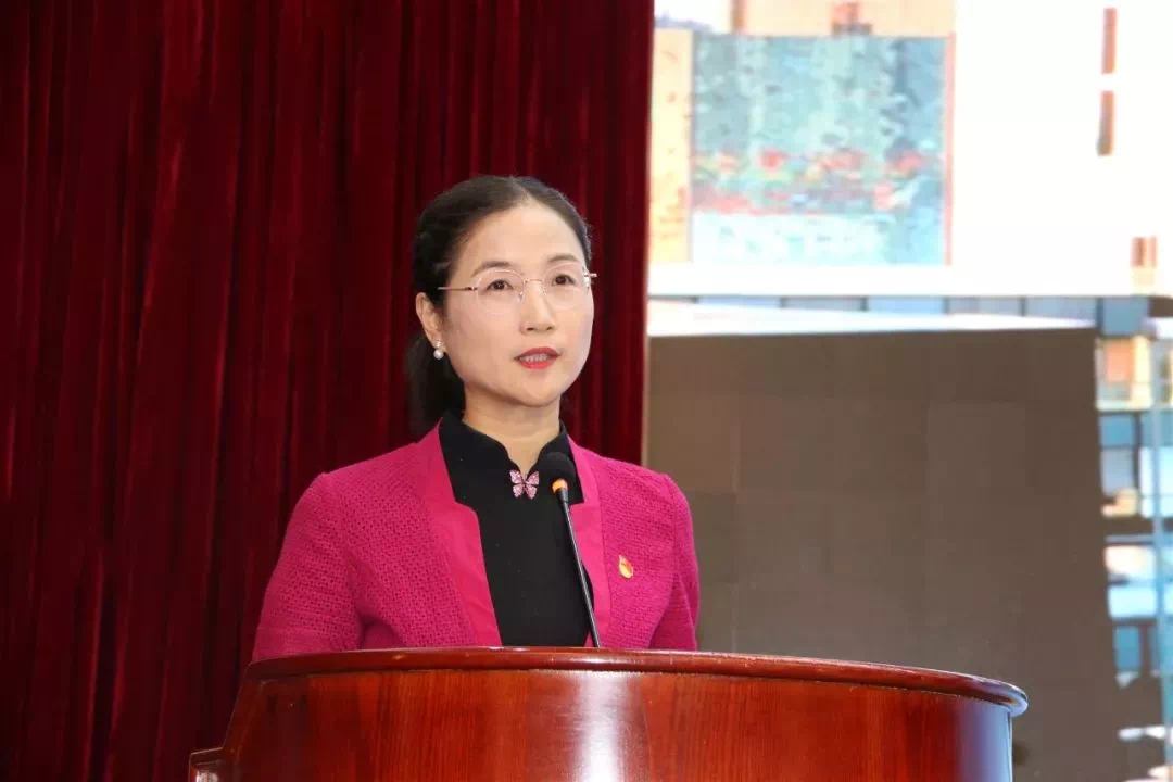 演員紀玲的表演藝術(shù)學習指南，從初學者到進階者的全方位指南