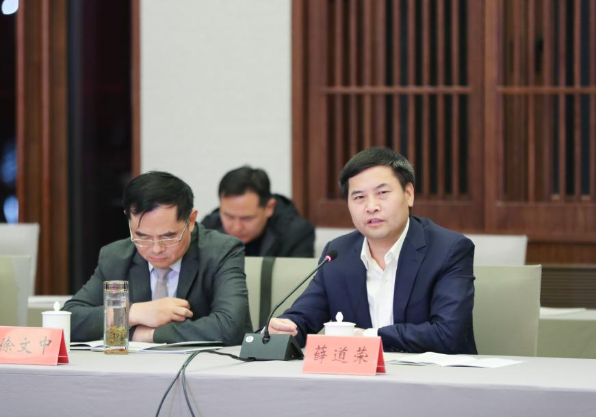 北京異地高考新規(guī)定下的獨特小巷探秘，遇見一家特色小店