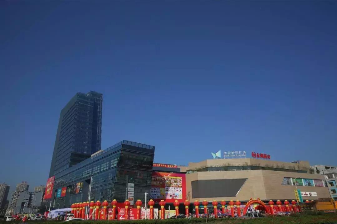 走進(jìn)時(shí)代火鍋盛宴，探尋上市火鍋店之旅