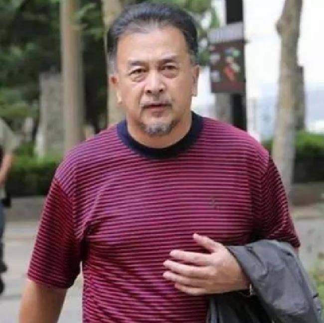 黃宏最新動(dòng)態(tài)，變化中的力量與自信成就之路