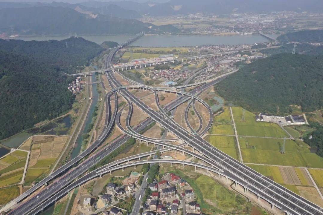 廣大復(fù)線(xiàn)啟程，自然美景的治愈之旅探索最新動(dòng)態(tài)