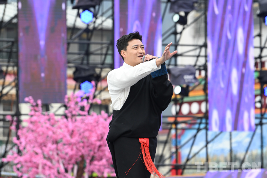 羅布桑珠最新歌曲，音樂之旅的璀璨明珠亮相舞臺